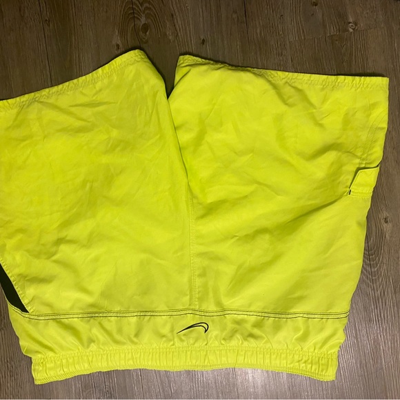 Nike RN37763 Men’s Neon Lime Sport Short Size XL - Picture 5 of 12